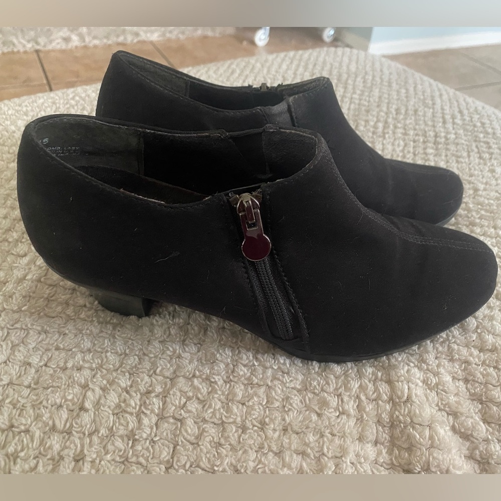 Black Munro booties size 8W